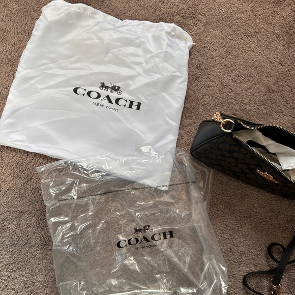 Coach Black and Brown Signature Chain Shoulder Bag. Please read description:) - Picture 4 of 7